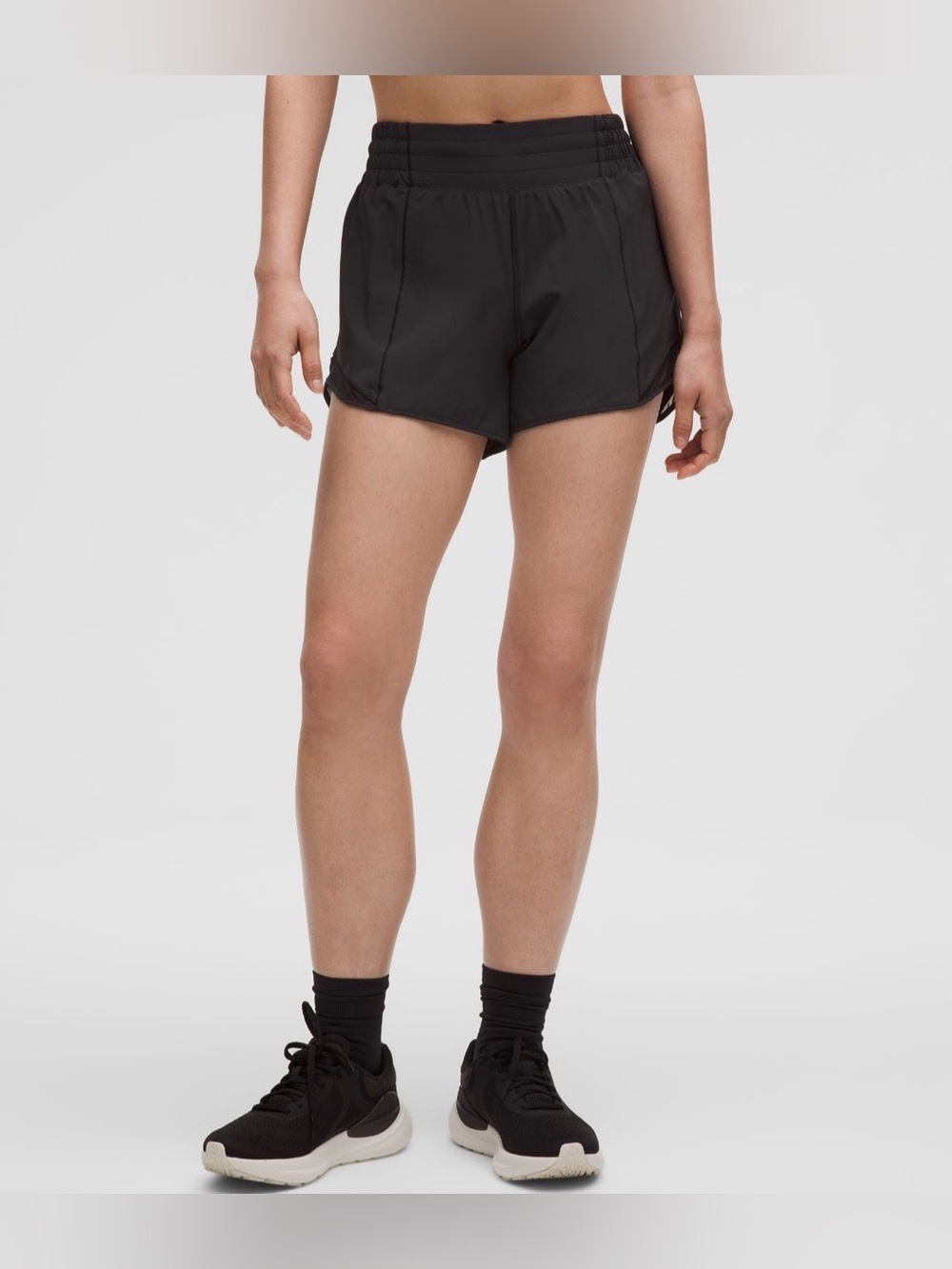 Lululemon Hotty Hot HR Short 4" Lined Sz 8 Black NWT